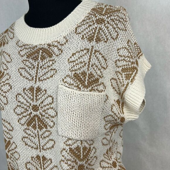 NEW blu pepper Sleeveless Sweater Vest Floral Pattern Sz Large Knit Beige Tan - Picture 2 of 7